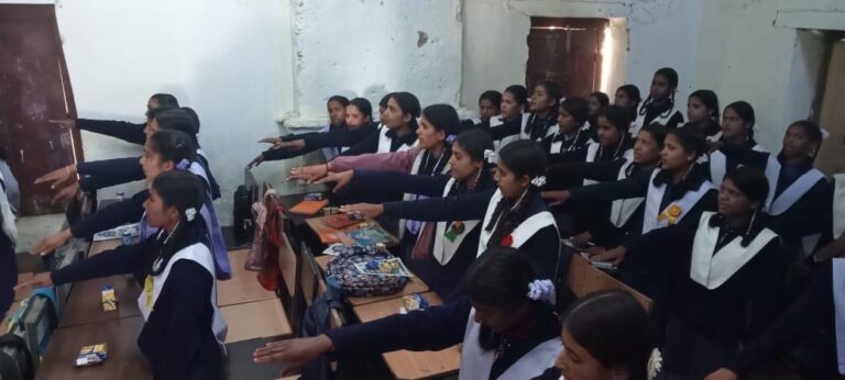 बेटी बचाओ-बेटी पढ़ाओ कार्यक्रम के तहत छात्राओं को स्वास्थ्य, सुरक्षा और अधिकारों पर जागरूक किया