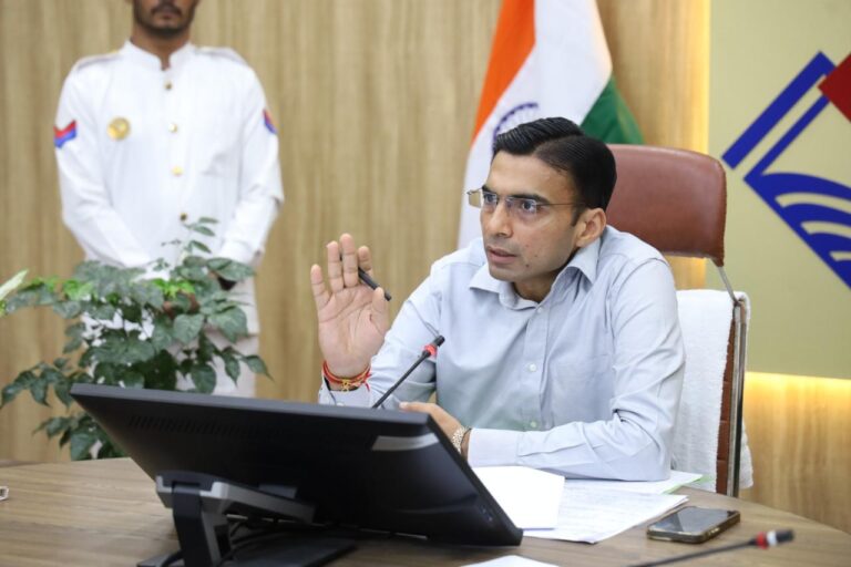 परिस्थितियों के थपेड़ों में भी शिक्षा की ‘स्पार्क’ जलाए रख रहीं बेटियाँ