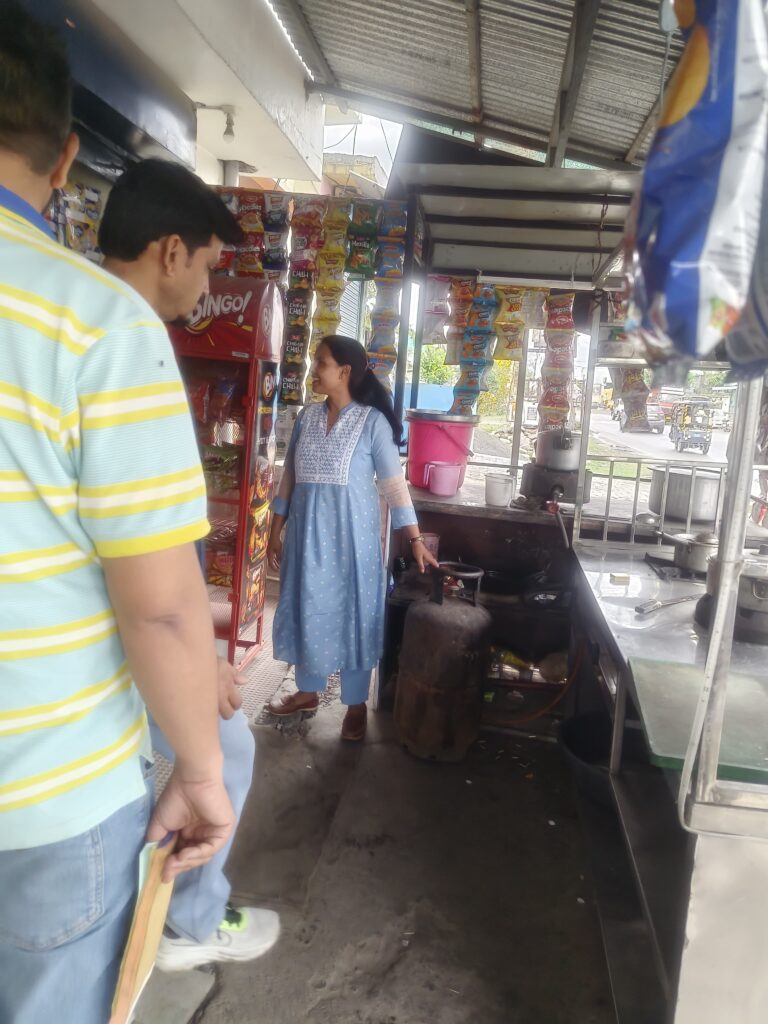 एलपीजी कालाबाजारी पर प्रशासन सख्त, अनुबंधित वाहनों से ही गैस डिलीवरी के निर्देश