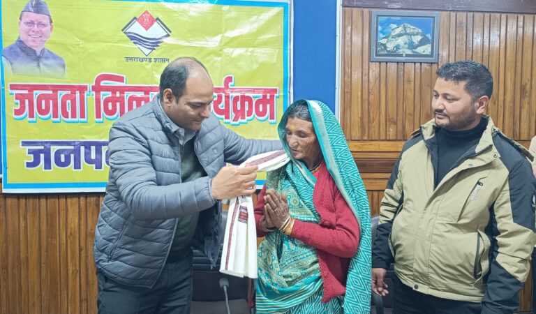 चम्पावत: 80 वर्षीय भागीरथी देवी ने पुनर्जीवित किया उजाड़ वन क्षेत्र