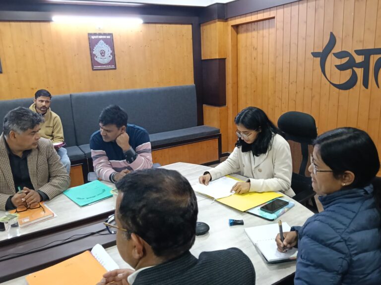 अल्मोड़ा में फार्मासिस्ट भर्ती परीक्षा की तैयारियों को लेकर बैठक