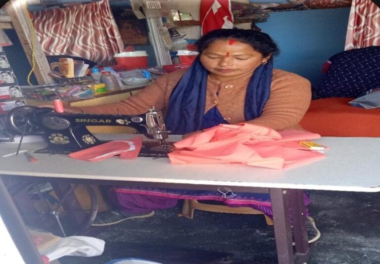 चंपावत में सिलाई केंद्र से महिला को मिली आत्मनिर्भरता की राह
