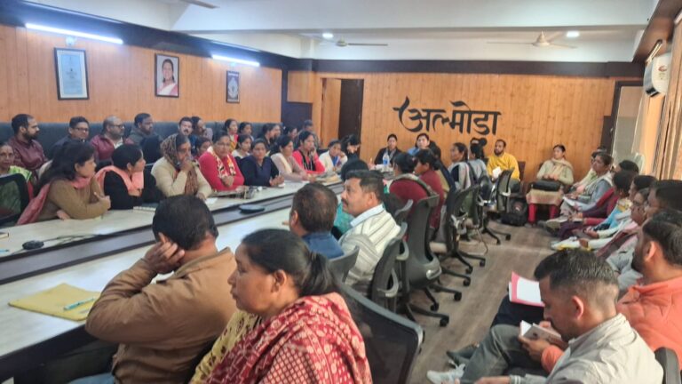 अल्मोड़ा में मतदाता सूची पुनरीक्षण की तैयारियां तेज, बीएलओ को प्रशिक्षण
