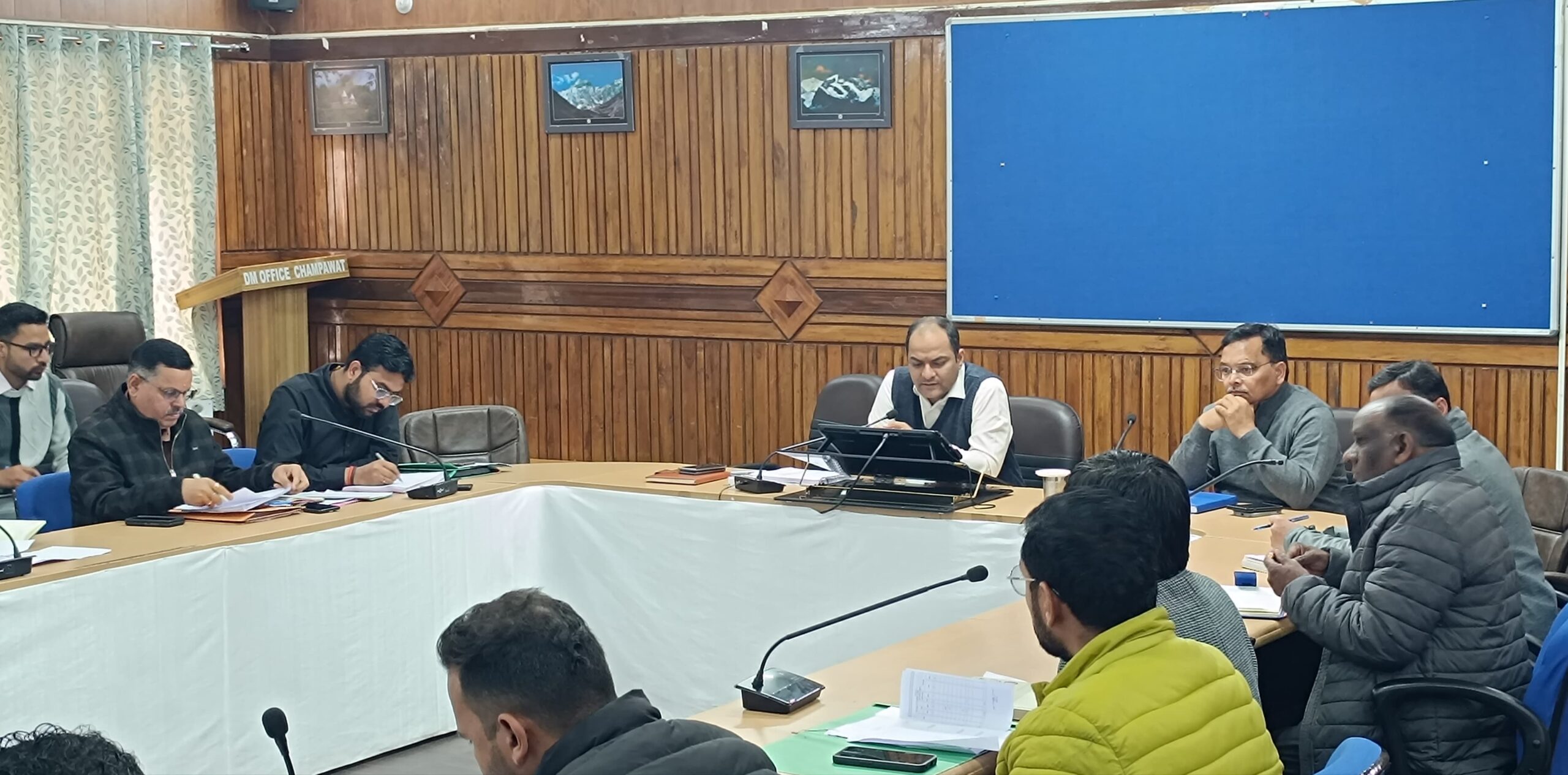 जिला योजना समीक्षा: गुणवत्ता और समन्वय पर जिलाधिकारी का जोर