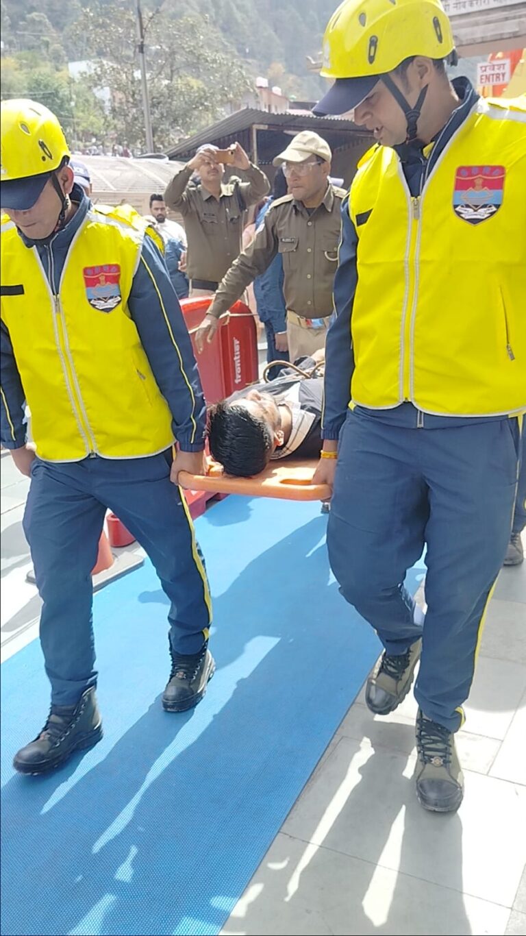 नैनीताल में अचानक मची अफरा-तफरी! कई जगह हादसों की सूचना पर दौड़ी रेस्क्यू टीमें