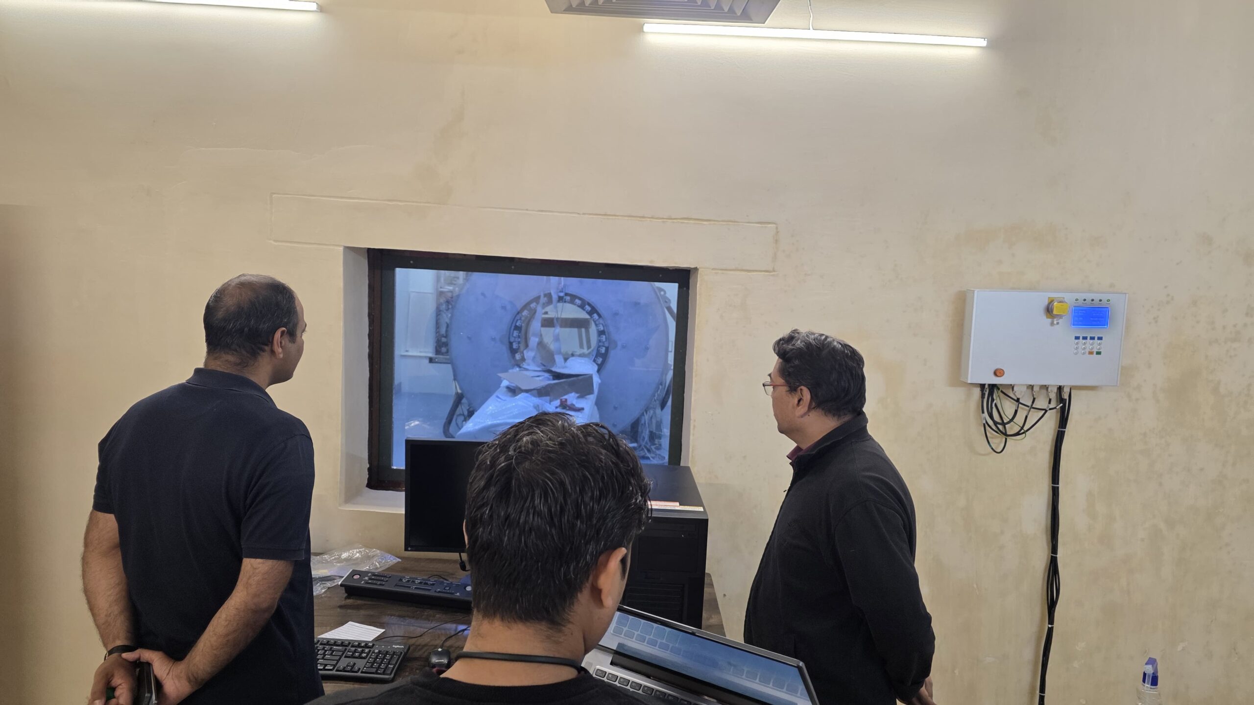 चम्पावत जिला अस्पताल में एमआरआई मशीन स्थापना अंतिम चरण में, जिलाधिकारी ने किया निरीक्षण