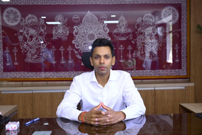 अल्मोड़ा के द्वाराहाट और ताड़ीखेत में आयोजित होंगे विशेष आधार कैंप, जिलाधिकारी ने दिए निर्देश