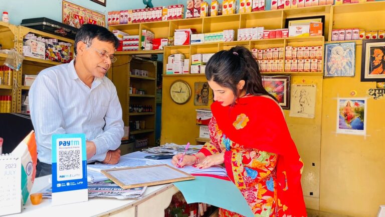 अल्मोड़ा में औषधि प्रशासन का विशेष निरीक्षण अभियान: एक लाइसेंस निलंबित और दो प्रतिष्ठानों पर रोक