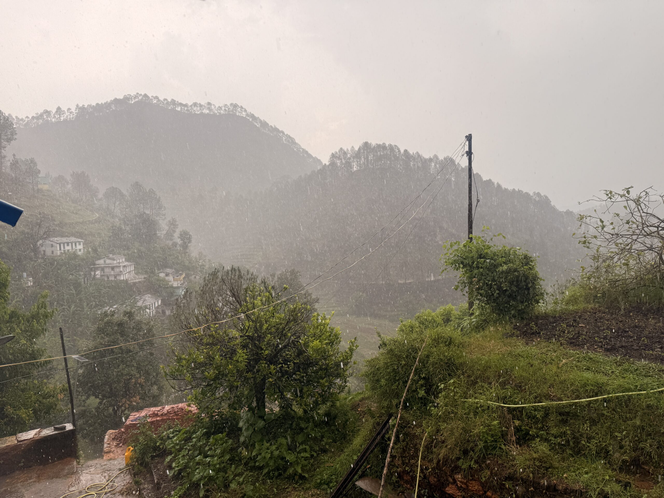 मौसम विज्ञान केंद्र के पूर्वानुमान पर लगी मुहर, बागेश्वर जनपद में ओलावृष्टि के साथ झमाझम बारिश
