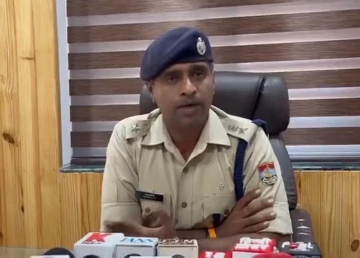 कैंची धाम मेले की ड्यूटी पर आए दो पुलिसकर्मियों पर केस दर्ज, एसएसपी के निर्देश पर हुई कार्रवाई