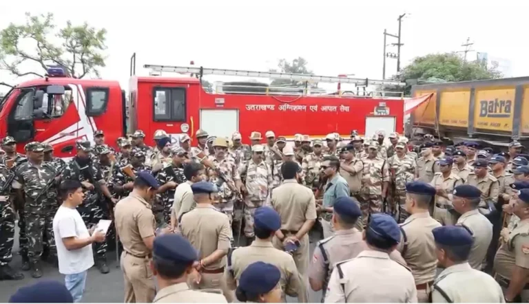 पांवटा साहिब सीमा पर शांति व्यवस्था: प्रशासन और निहंग समुदाय के बीच सकारात्मक वार्ता जारी