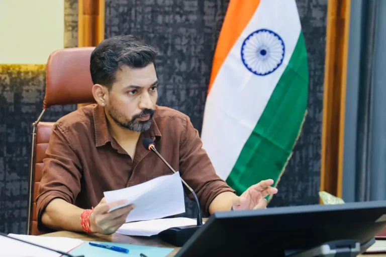 राष्ट्रपति के प्रस्तावित देहरादून दौरे को लेकर प्रशासन अलर्ट, जिलाधिकारी ने की तैयारियों की समीक्षा