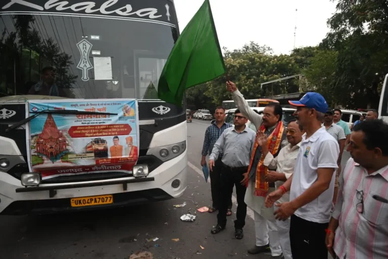 नैनीताल जिले से सोमनाथ स्वाभिमान पर्व विशेष निःशुल्क ट्रेन यात्रा के लिए 37 श्रद्धालु रवाना
