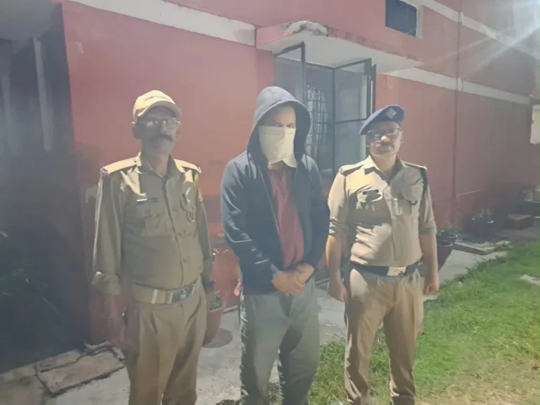 अल्मोड़ा: सोमेश्वर पुलिस ने 96 पाउच अवैध शराब के साथ एक व्यक्ति को किया गिरफ्तार